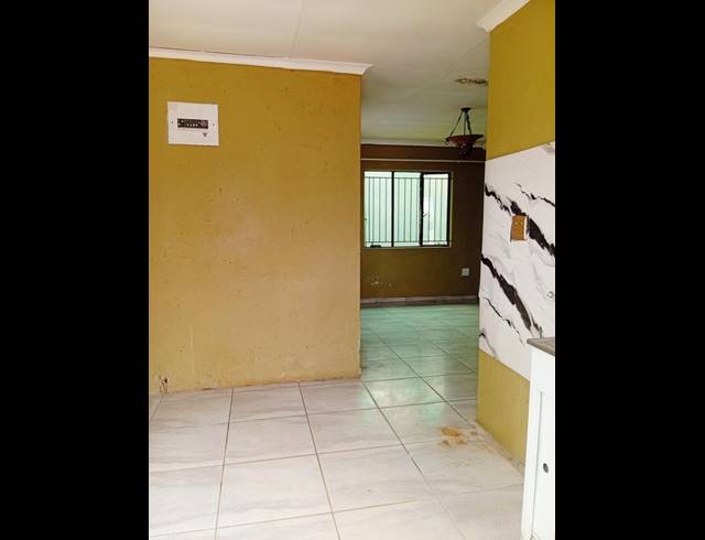 2 BEDROOM HOUSE FOR SALE IN EVATON SMALL FARMS